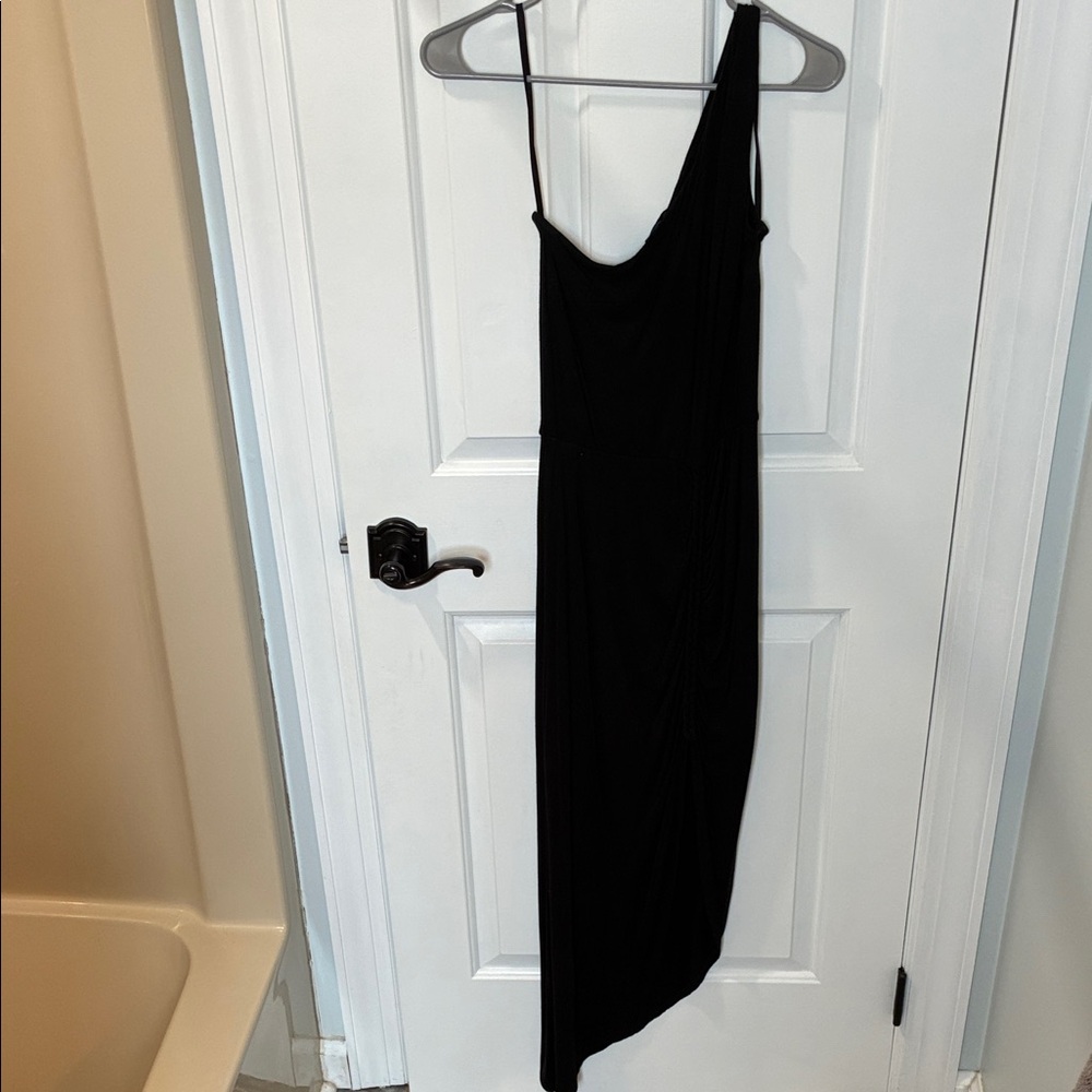 bebe: Elegant Black One-Shoulder Dress